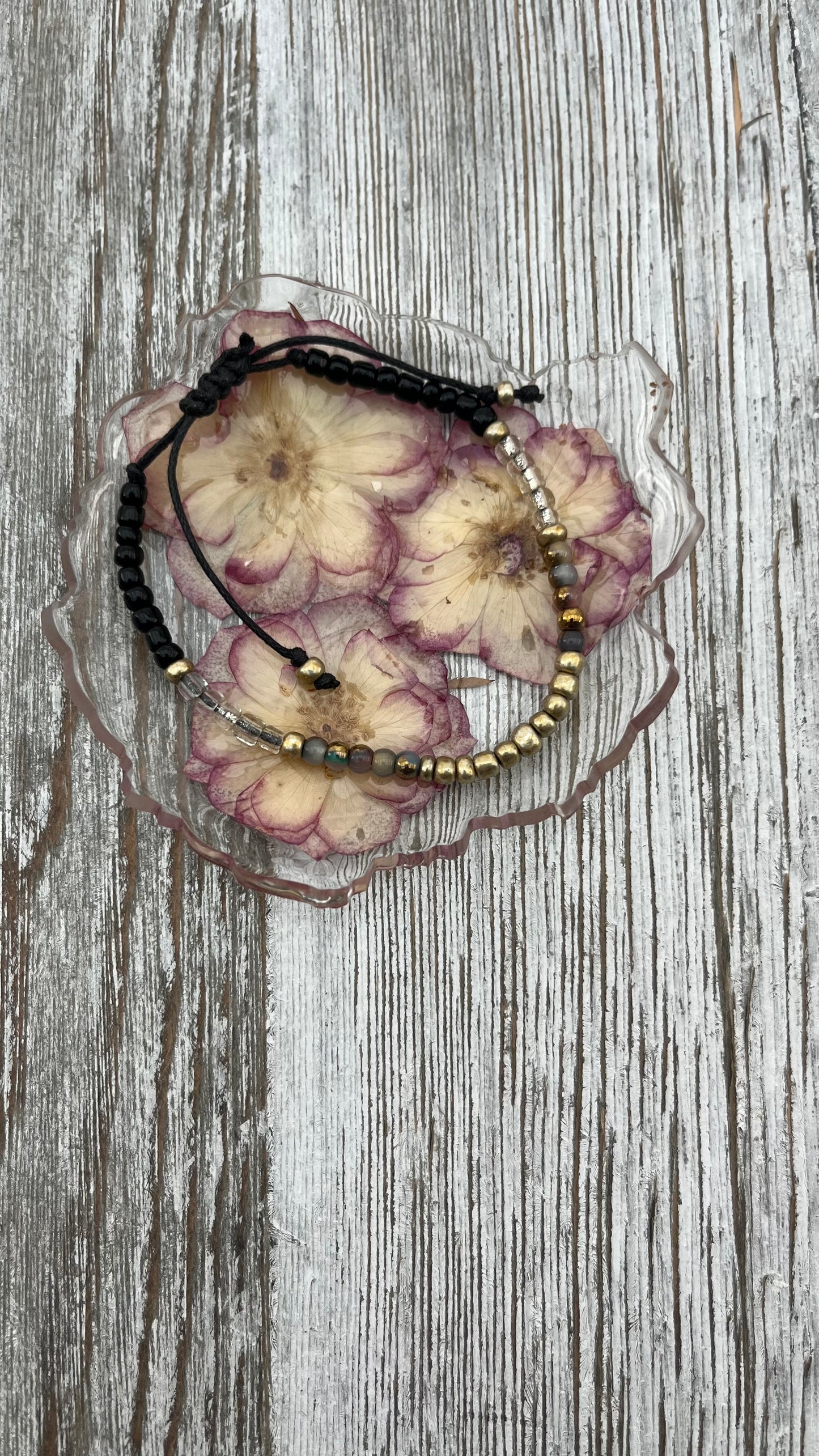🌸 Pressed Floral Resin Trinket Dish – Soft Grey & Blush